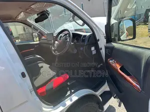 Toyota Grand HiAce 2002 Pearl