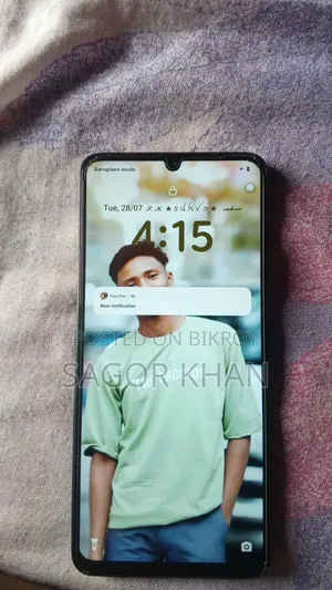 Vivo Y04 128 GB Red