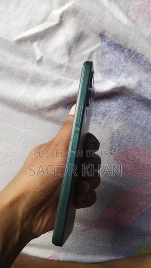Vivo Y04 128 GB Red
