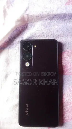 Vivo Y04 128 GB Red