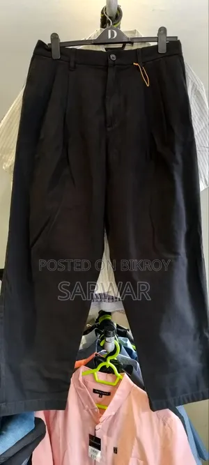 Loose Fit Pleat-Front Pants
