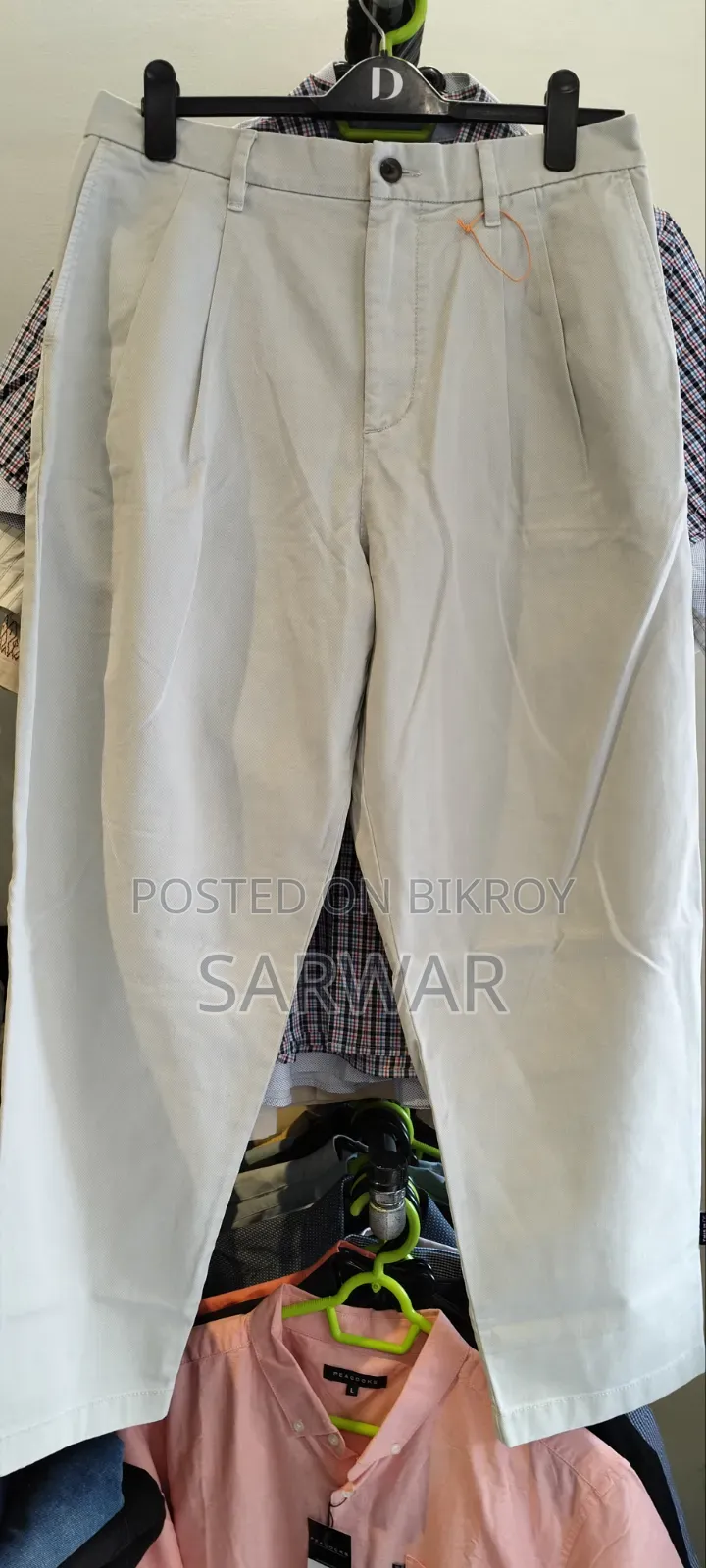 Loose Fit Pleat-Front Pants