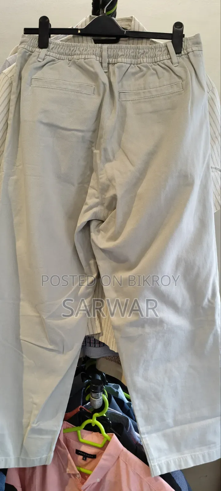 Loose Fit Pleat-Front Pants