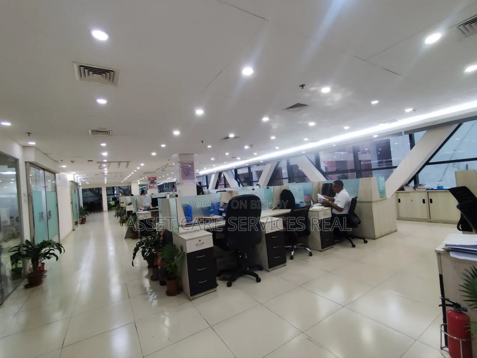 Gulshan Avenue 8487-SQFT Commercial Open Office Space Rent