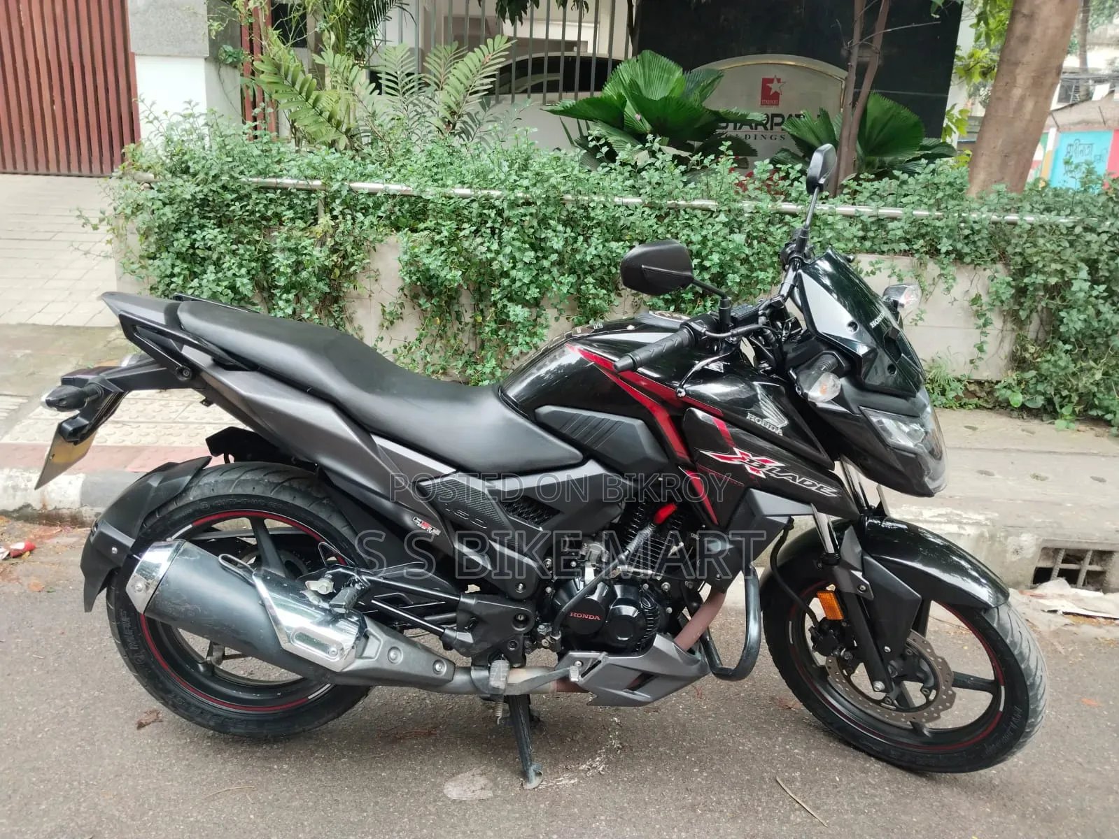 হোন্ডা এক্স-ব্লেড ১৬০ ২০২১ কালো