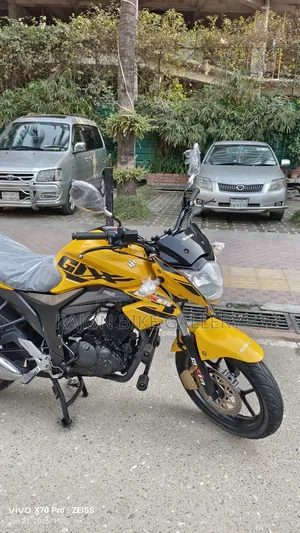 Suzuki 2024 Yellow