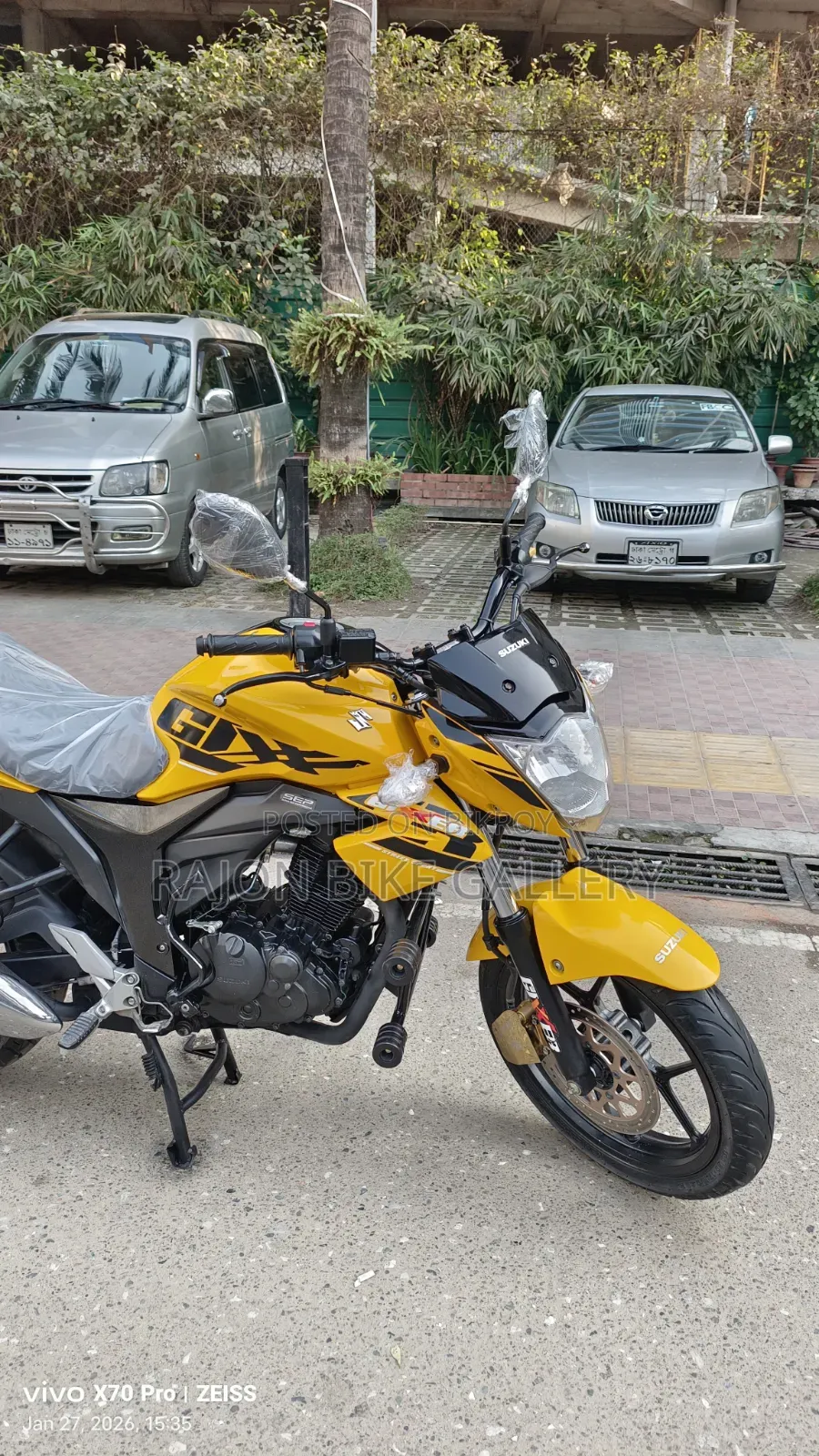Suzuki 2024 Yellow