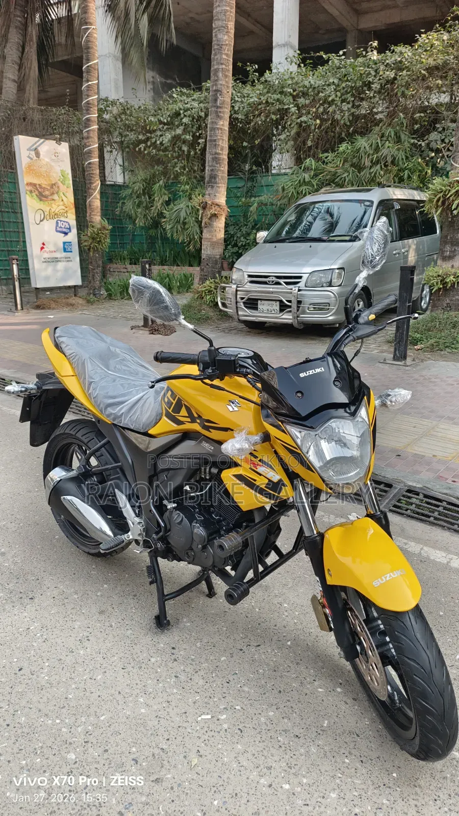 Suzuki 2024 Yellow