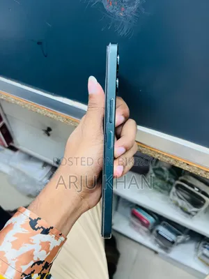 ভীভো ওয়াই০৪ ১২৮ জিবি