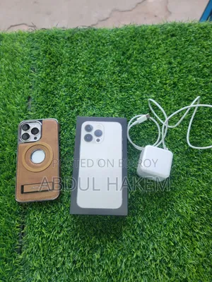 অ্যাপল আইফোন ১৩ প্রো ১২৮ জিবি সাদা