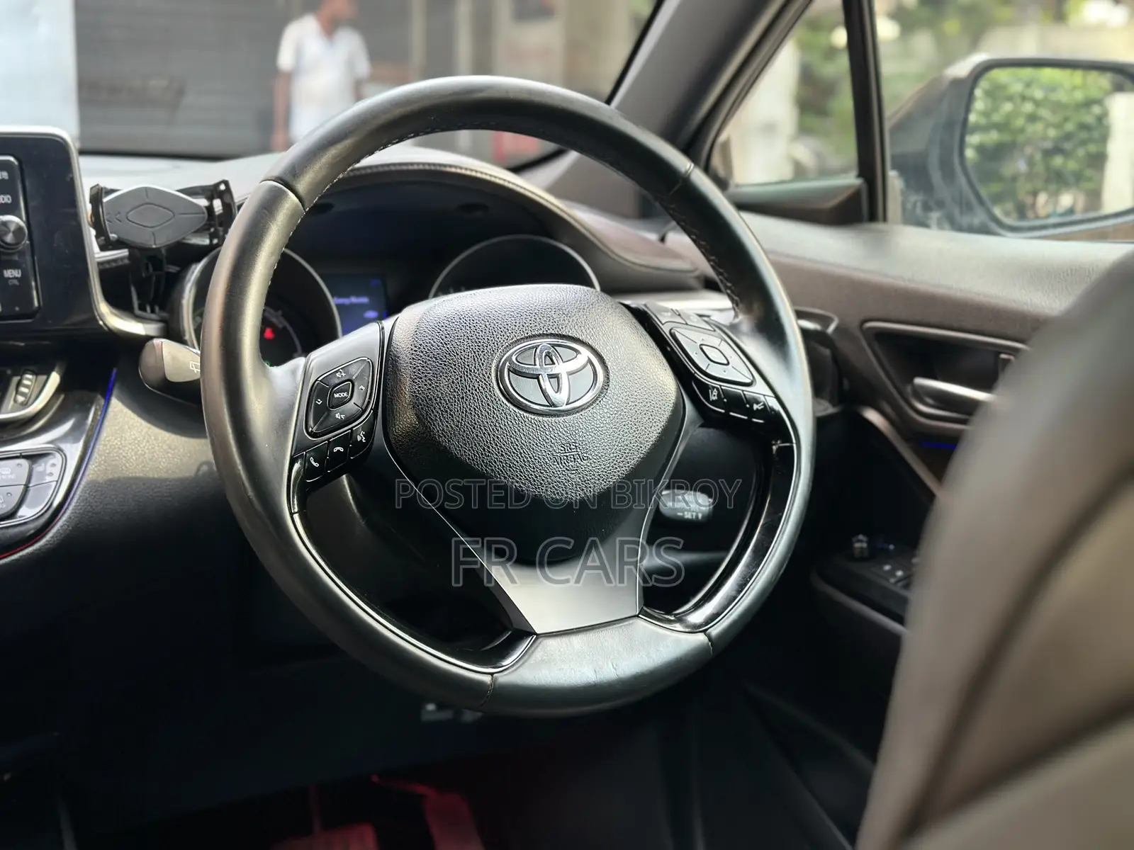 Toyota C-HR XLE FWD Sport Utility (2.0L 4cyl 2AM) 2018 Black