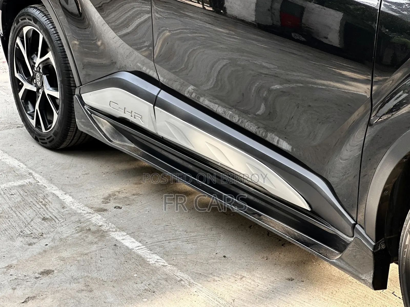 Toyota C-HR XLE FWD Sport Utility (2.0L 4cyl 2AM) 2018 Black