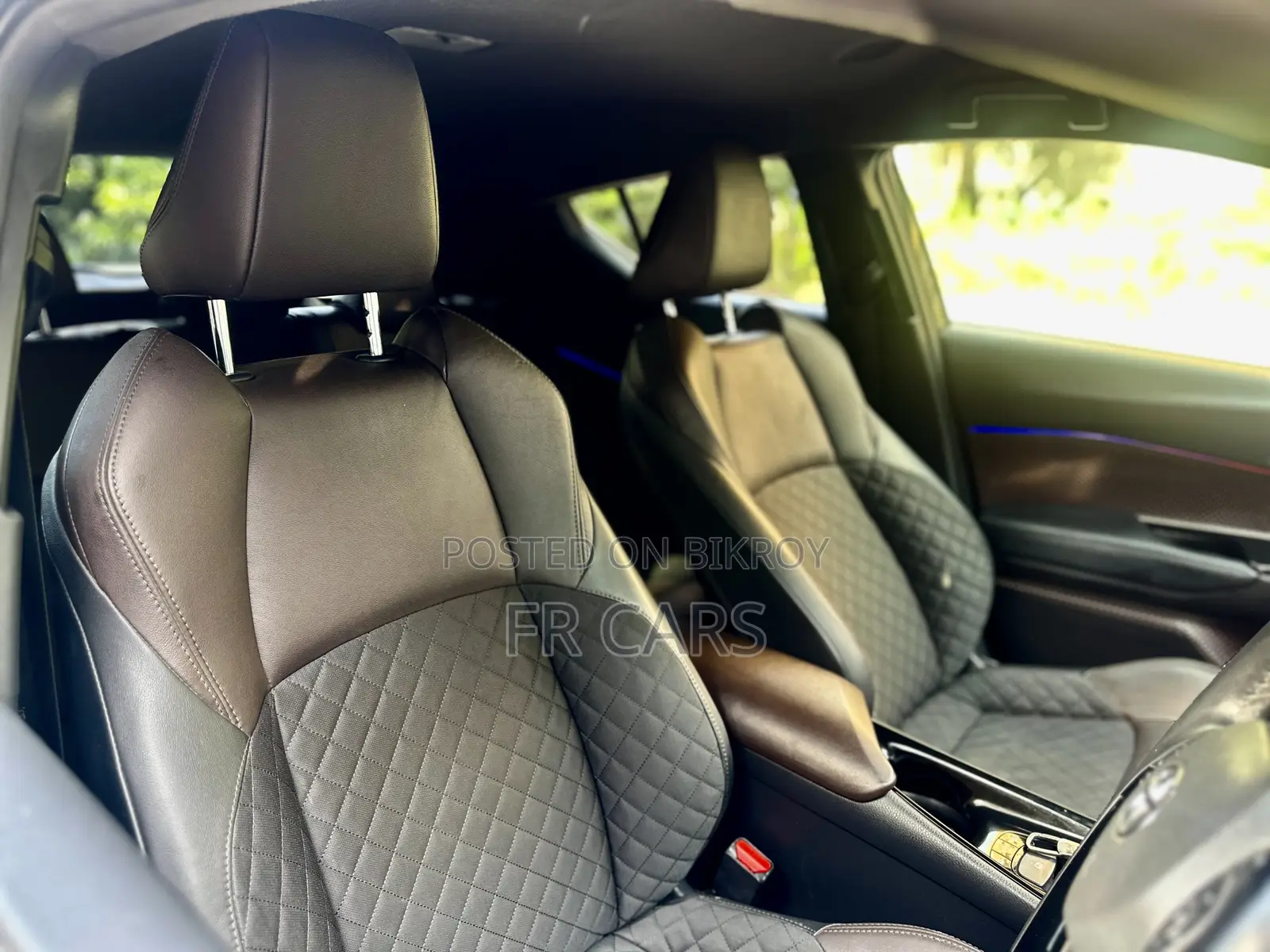 Toyota C-HR XLE FWD Sport Utility (2.0L 4cyl 2AM) 2018 Black