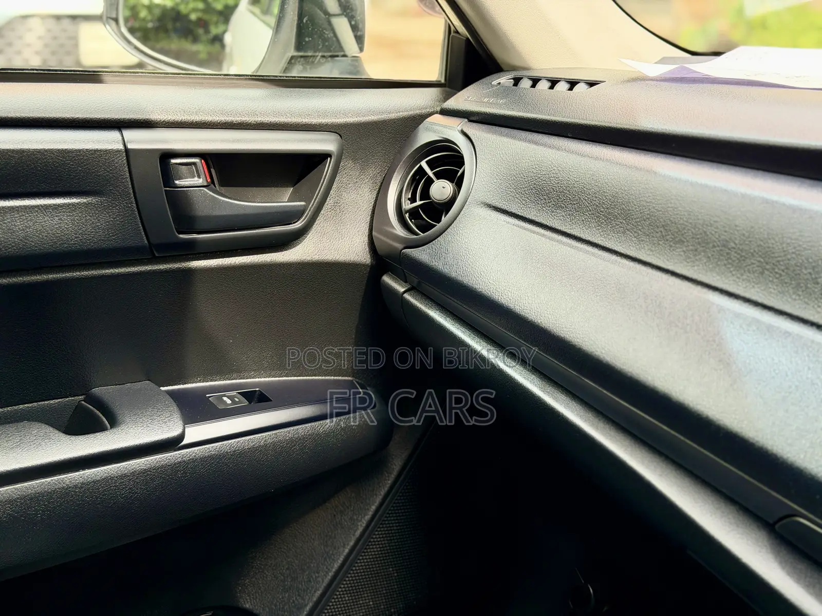 Toyota Axio 1.5 Hybrid 2WD 2019 White