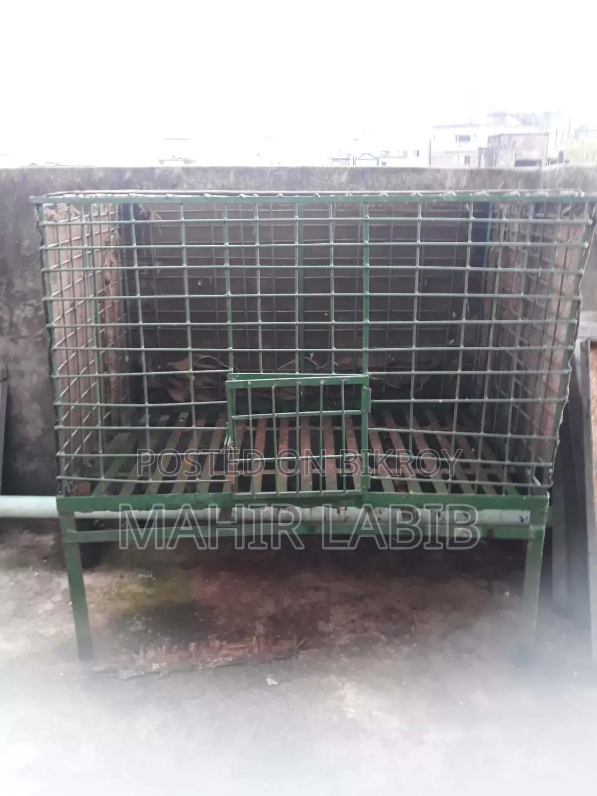 8-Compartment Tiered Cage, 1 Small Sized Breeding Nest, Made with Thick Rods