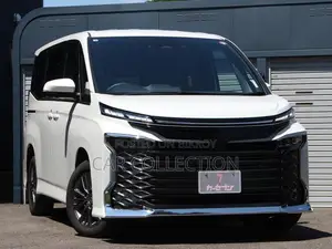 Toyota Voxy 2022 Pearl