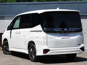 Toyota Voxy 2022 Pearl