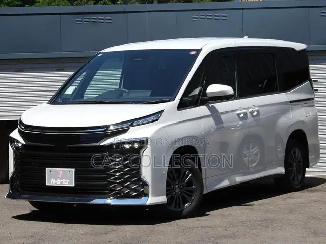 Toyota Voxy 2022 Pearl