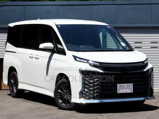 Toyota Voxy 2022 Pearl
