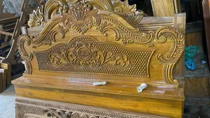 পুরাতন পালং আকাশি কাটের খাট বিক্রি করা হবে
