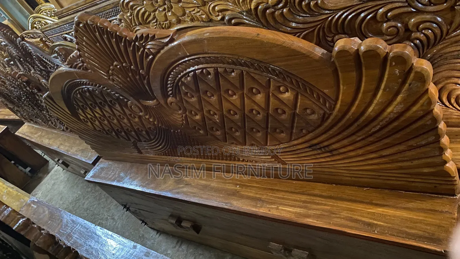 পুরাতন পালং আকাশি কাটের খাট বিক্রি করা হবে