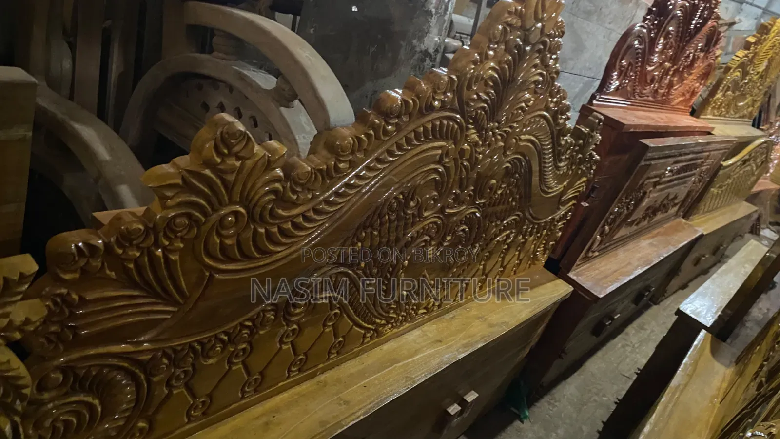 পুরাতন পালং আকাশি কাটের খাট বিক্রি করা হবে