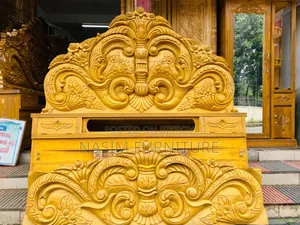 পুরাতন পালং আকাশি কাটের বক্স পালং