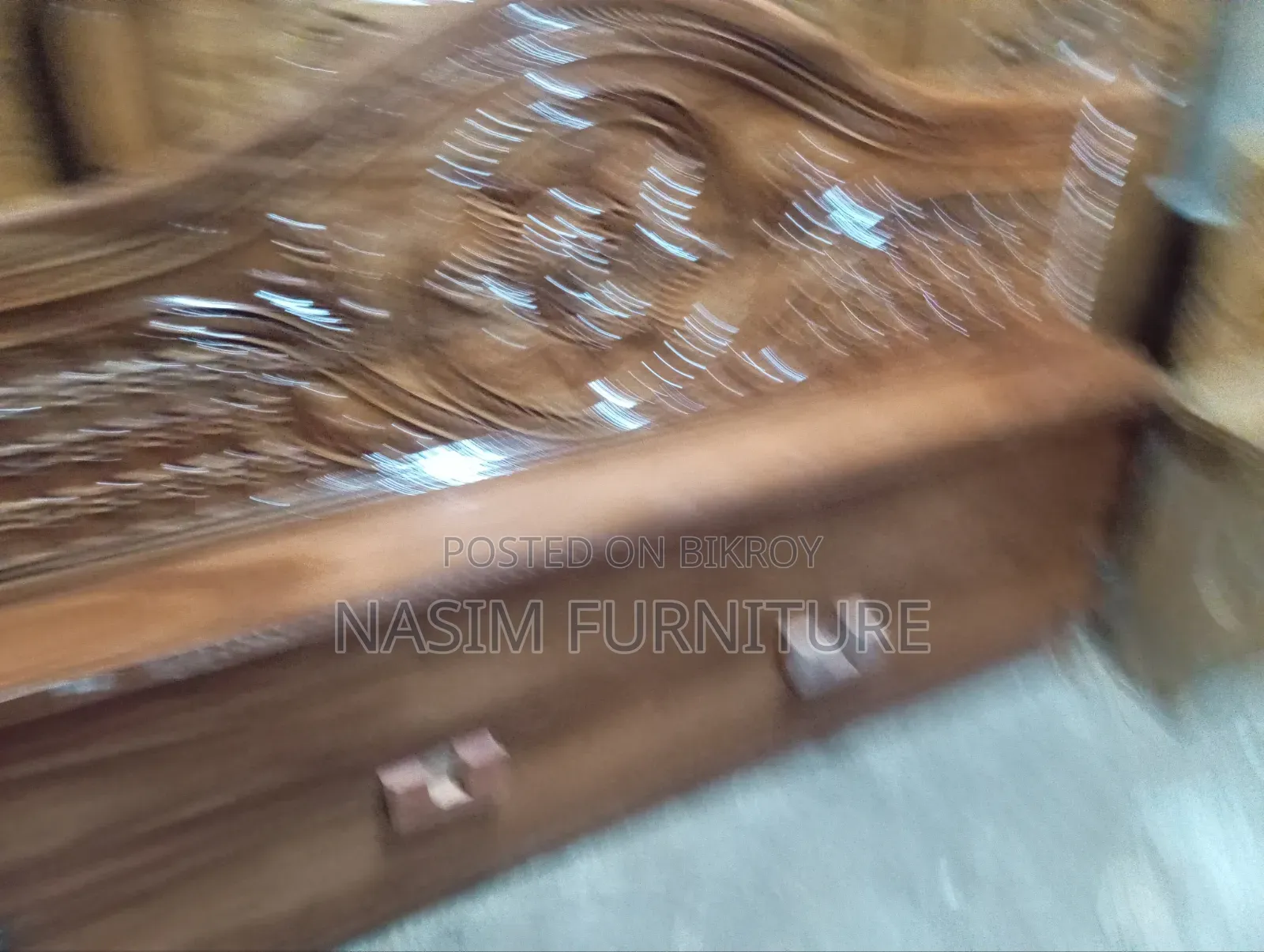 পুরাতন পালং আকাশি কাটের বক্স পালং