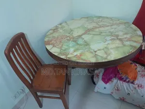 Teak Wood 4-Seater Round Dining Table