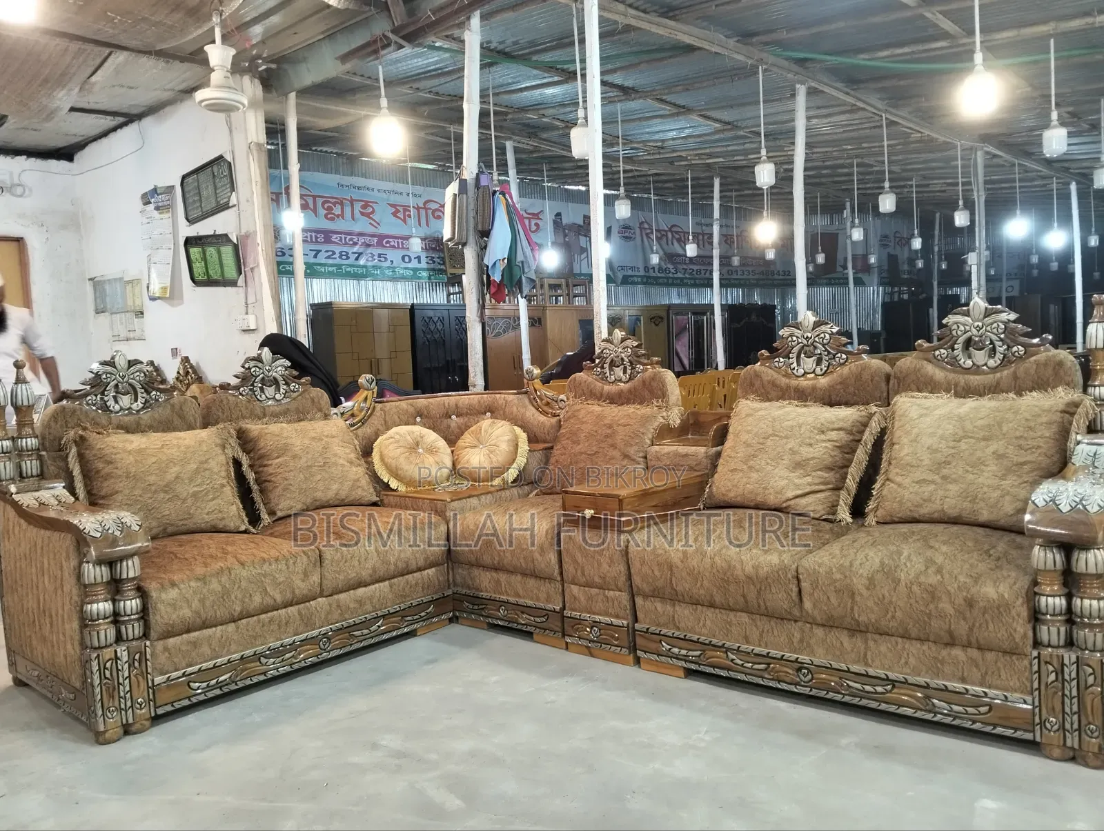 2:2:1 Five Seat Sofa With Cushions