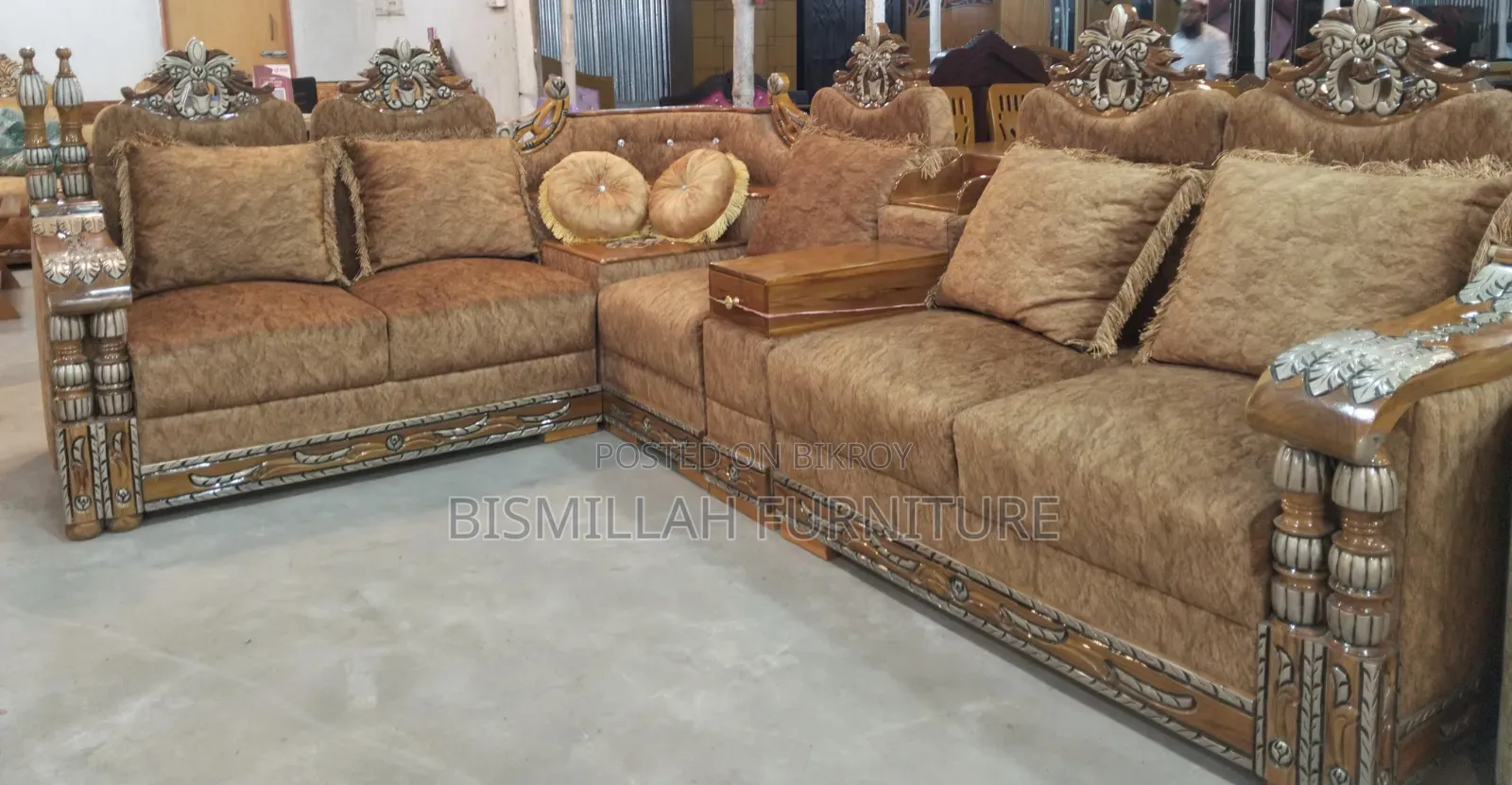 2:2:1 Five Seat Sofa With Cushions