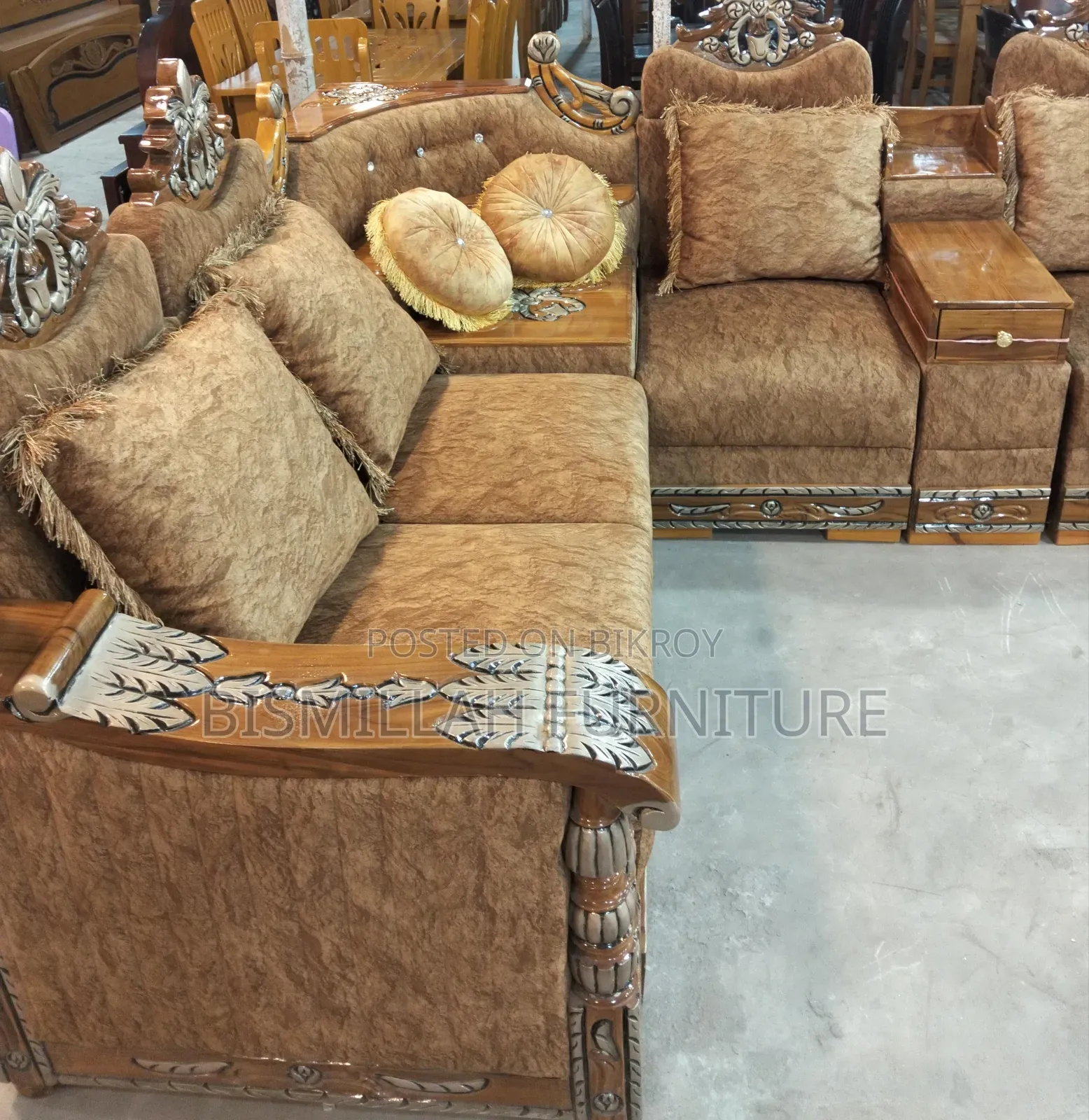 2:2:1 Five Seat Sofa With Cushions