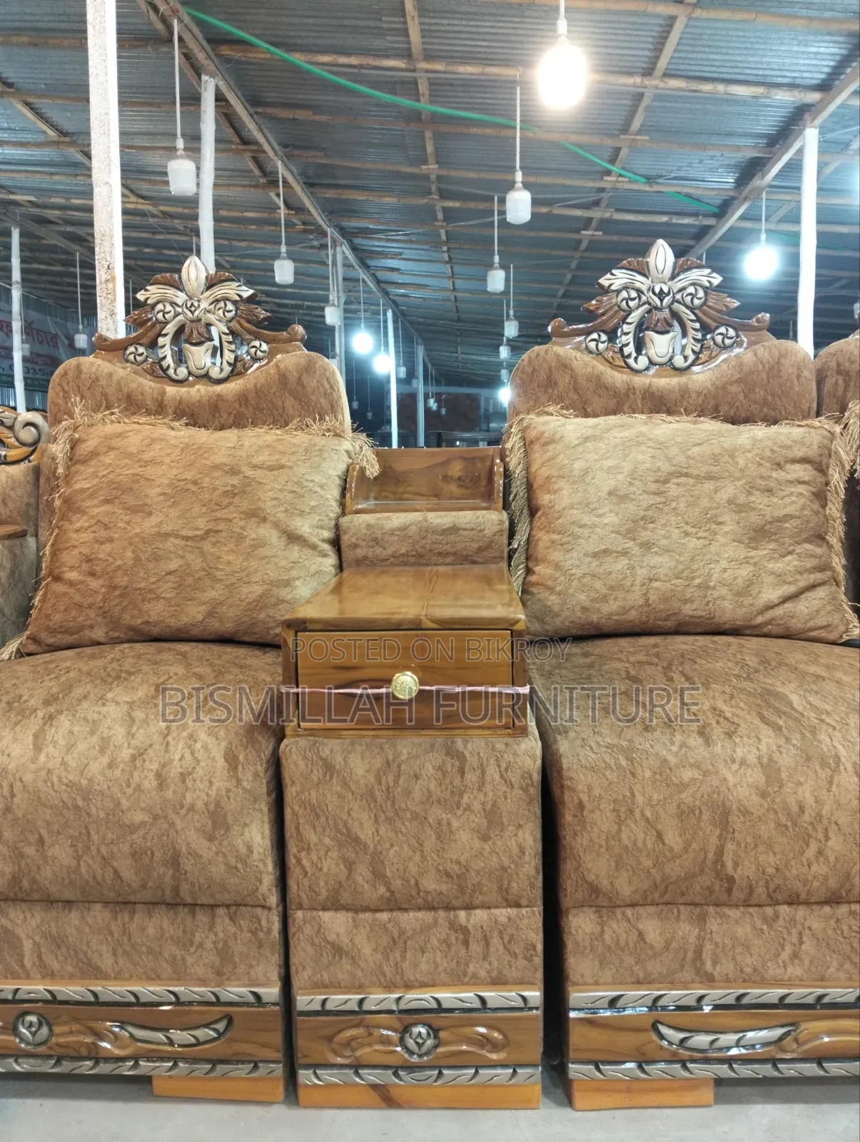 2:2:1 Five Seat Sofa With Cushions