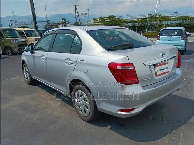 টয়োটা অ্যাক্সিও ২০২১ সিলভার