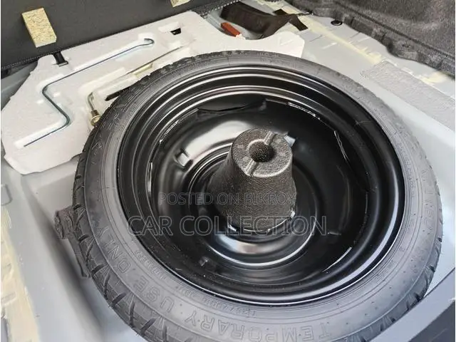 টয়োটা অ্যাক্সিও ২০২১ সিলভার
