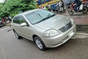 টয়োটা করোলা ২০০২ বেইজ