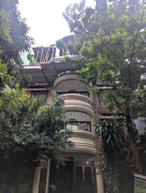 4bdrm Apartment in Green Peak Holdings, Mirpur DOHS for Sale