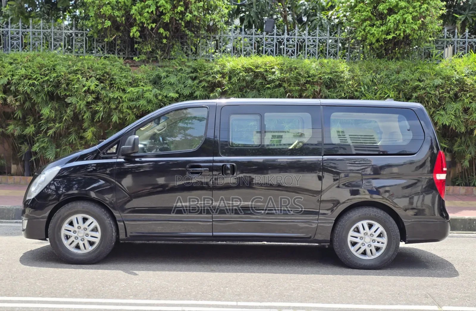 New Hyundai H300 2017 Black