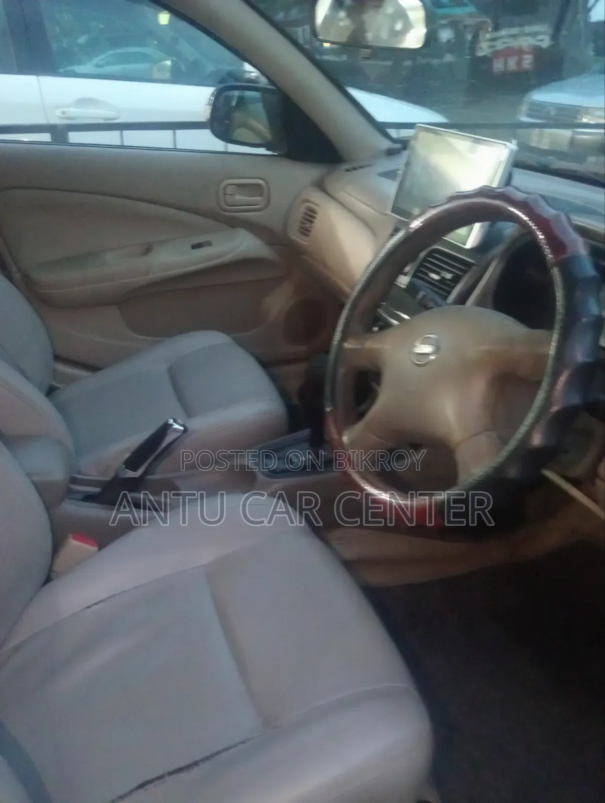 Nissan Sunny 2004 Black