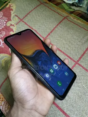 Samsung A10 32 GB Purple