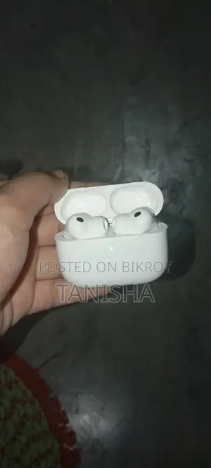 এয়ারপডস প্রো ৩) ৪ মাস ব্যবহৃত