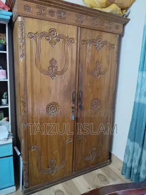 Shegun Wood Almari
