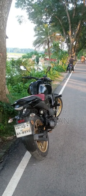 ইয়ামাহা এফজেডএস ভি৩ ২০২২ কালো