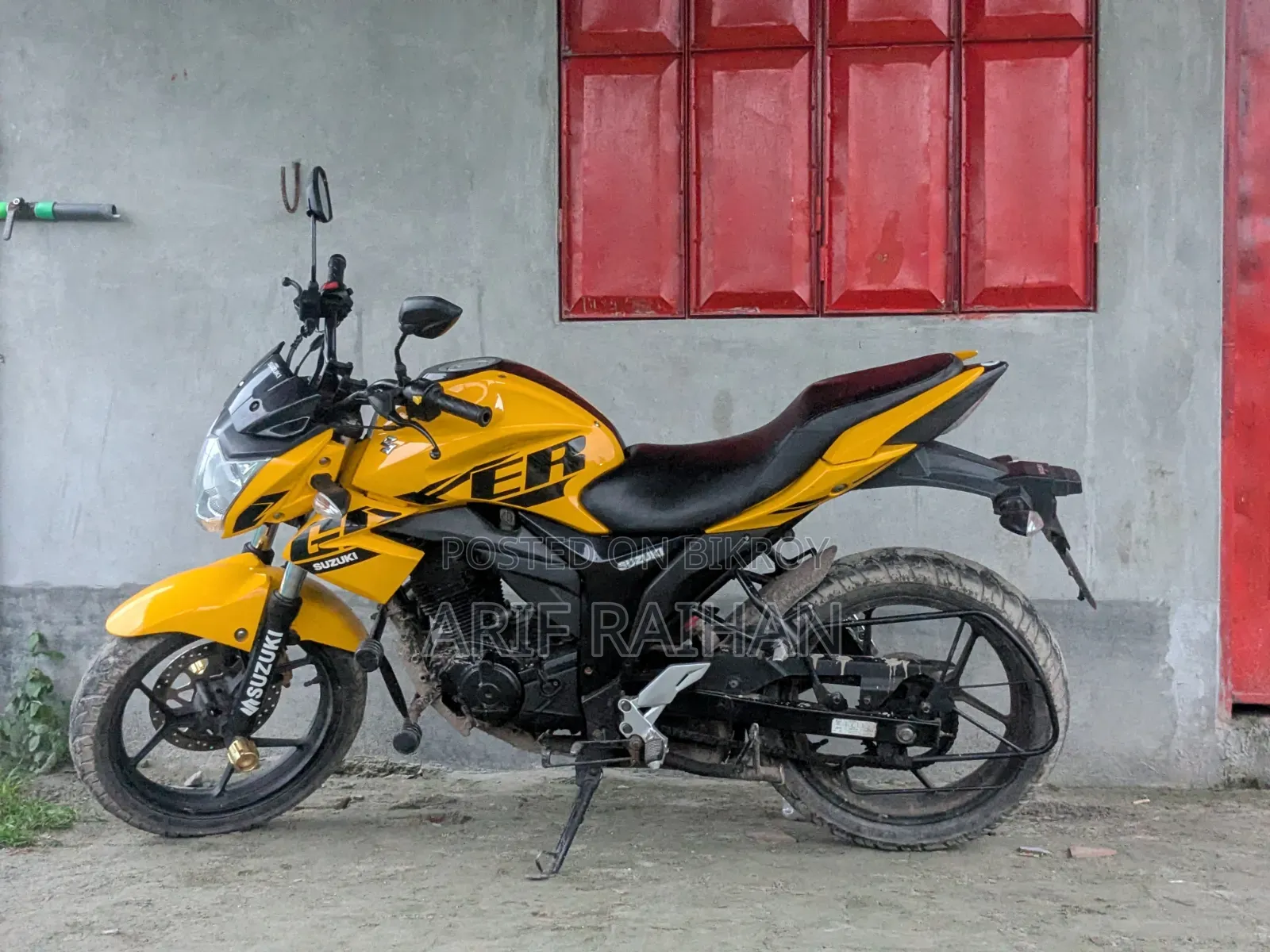Suzuki Gixxer 2024 Yellow