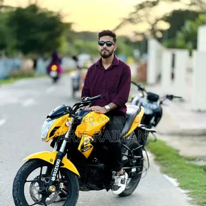 Suzuki Gixxer 2024 Yellow