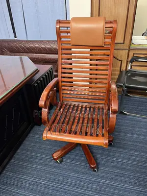 Office Boss/Manager Setup (Table+Chair)