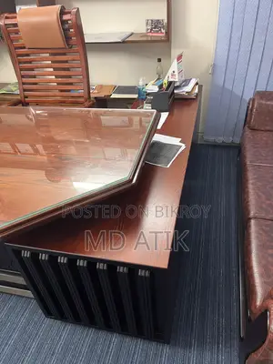 Office Boss/Manager Setup (Table+Chair)