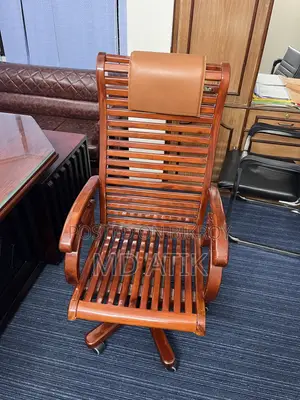Office Boss/Manager Setup (Table+Chair)