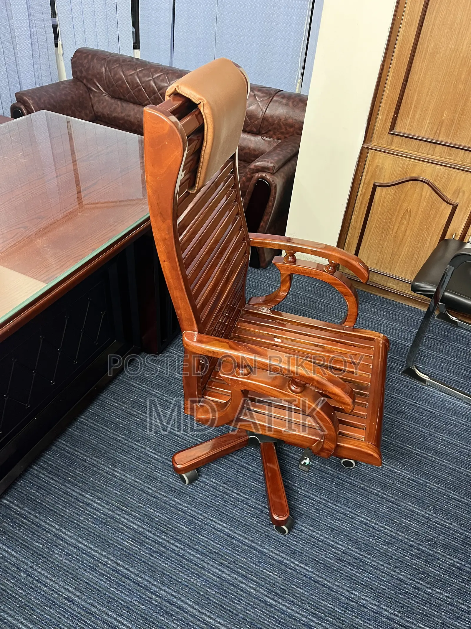 Office Boss/Manager Setup (Table+Chair)