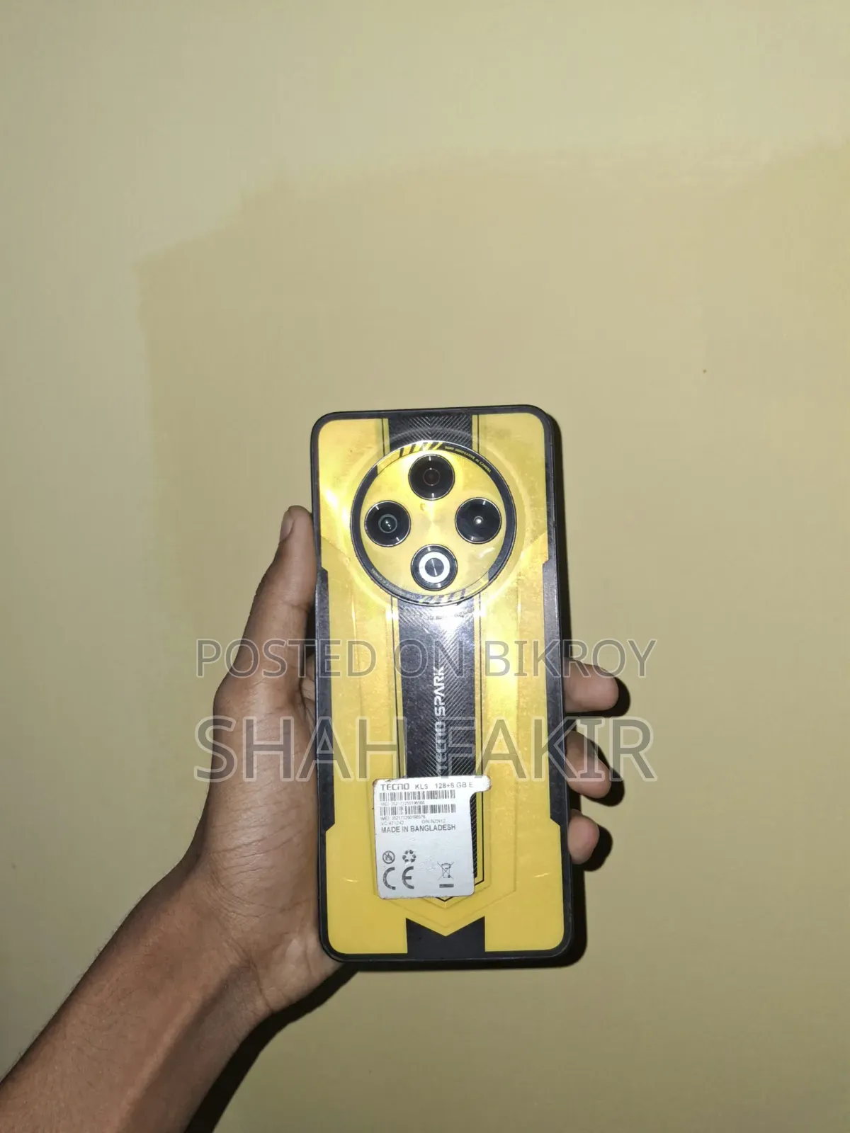 Tecno Spark 30 128 GB Yellow